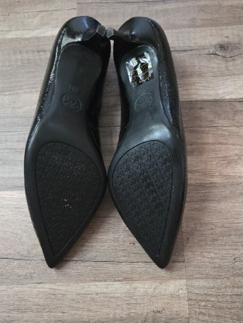 Michael Kors Black Pointed Leather Kitten Heel Pumps - Picture 7 of 8